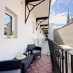 Vista Retreat *